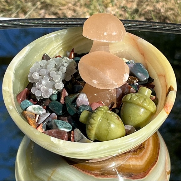 Banded Green Onyx Bowl, Selenite Mushrooms, Grape Agate, Ocean Jasper Chips - Picture 6 of 16